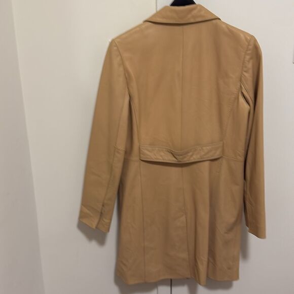 Kenneth Cole New York Woman’s Genuine Leather Full Length Tan Coat. Size Medium. - Picture 2 of 11